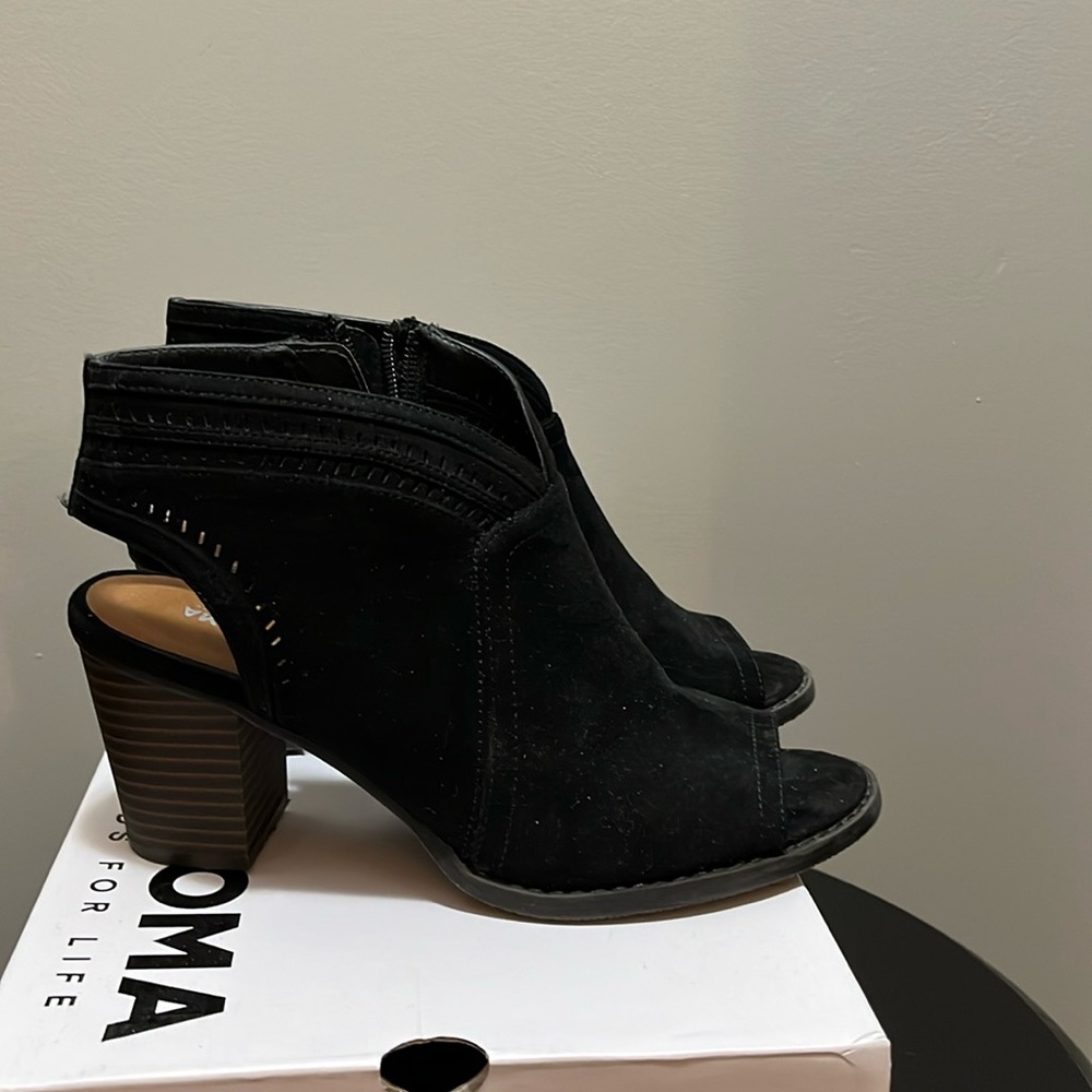 Women’s Sonoma black open toe and heel ankle bootie.  Size 8.